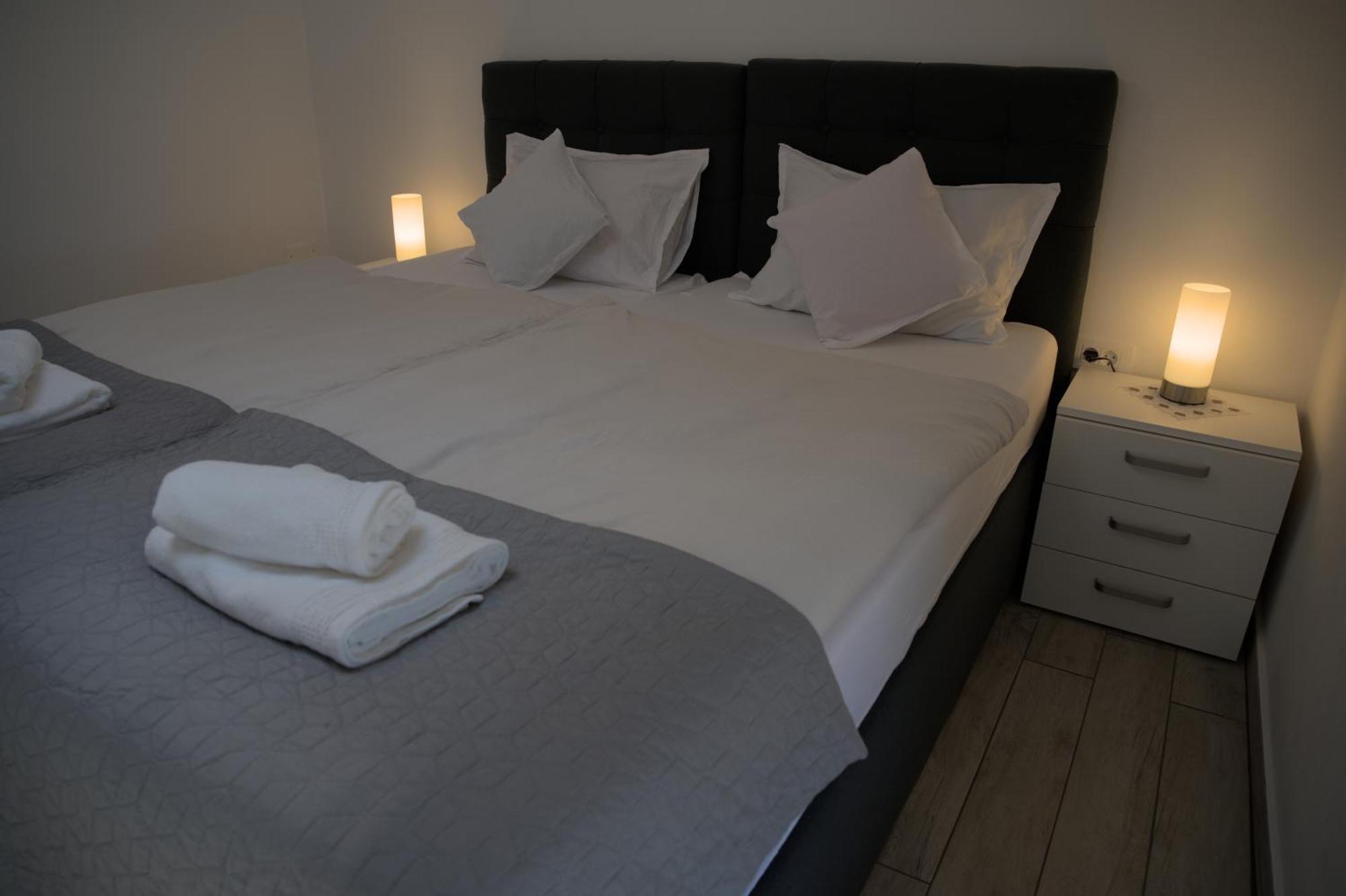 Apartmaji Soncek Izola Extérieur photo